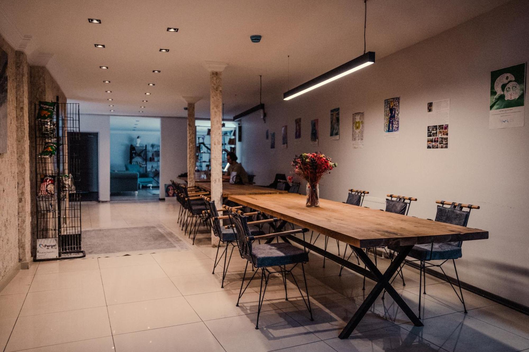 In A Social Environment 101 Apartament *